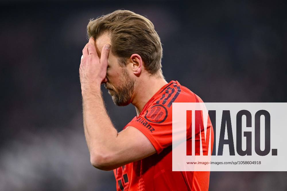 Harry Kane FC Bayern Muenchen ä gestures, looks dejected during the Bundesliga match between FC Bayern München and SV Werder Bremen, Allianz Arena on February 07, 2025 in Munich, Germany Photo by Harry Langer DeFodi Images Harry Kane FC Bayern Muenchen ä gestures, looks dejected during the Bundesliga match between FC Bayern München and SV Werder Bremen at Allianz Arena on February 7, 2025 in Munich, Germany Photo by Harry Langer DeFodi Images DFL regulations prohibit any use of photographs as image sequences and or quasi video Photo by Harry Langer DeFodi Images DFL regulations prohibit any use of photographs as image sequences and or quasi video Defodi 541 FCBSVW20250207 318 Defodi-541 DFL regulations prohibit any use of photographs as image sequences and or quasi-video.