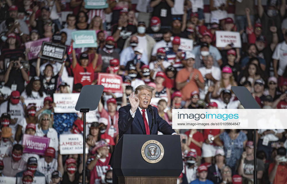 President Donald Trump speaks at a Make America Great Again event, Trumps first campaign rally since contracting Covid 19 at Orlando Sanford International Airport, Florida, USA 12 Oct 2020 Orlando USA xWIXTRÖMxPETERx,