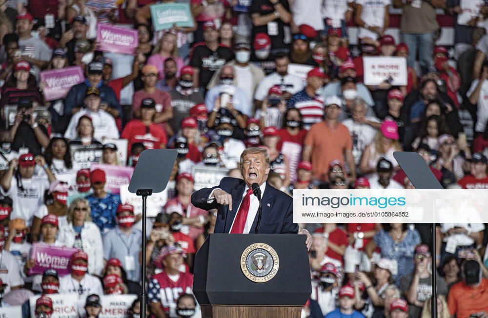 President Donald Trump speaks at a Make America Great Again event, Trumps first campaign rally since contracting Covid 19 at Orlando Sanford International Airport, Florida, USA 12 Oct 2020 Orlando USA xWIXTRÖMxPETERx,
