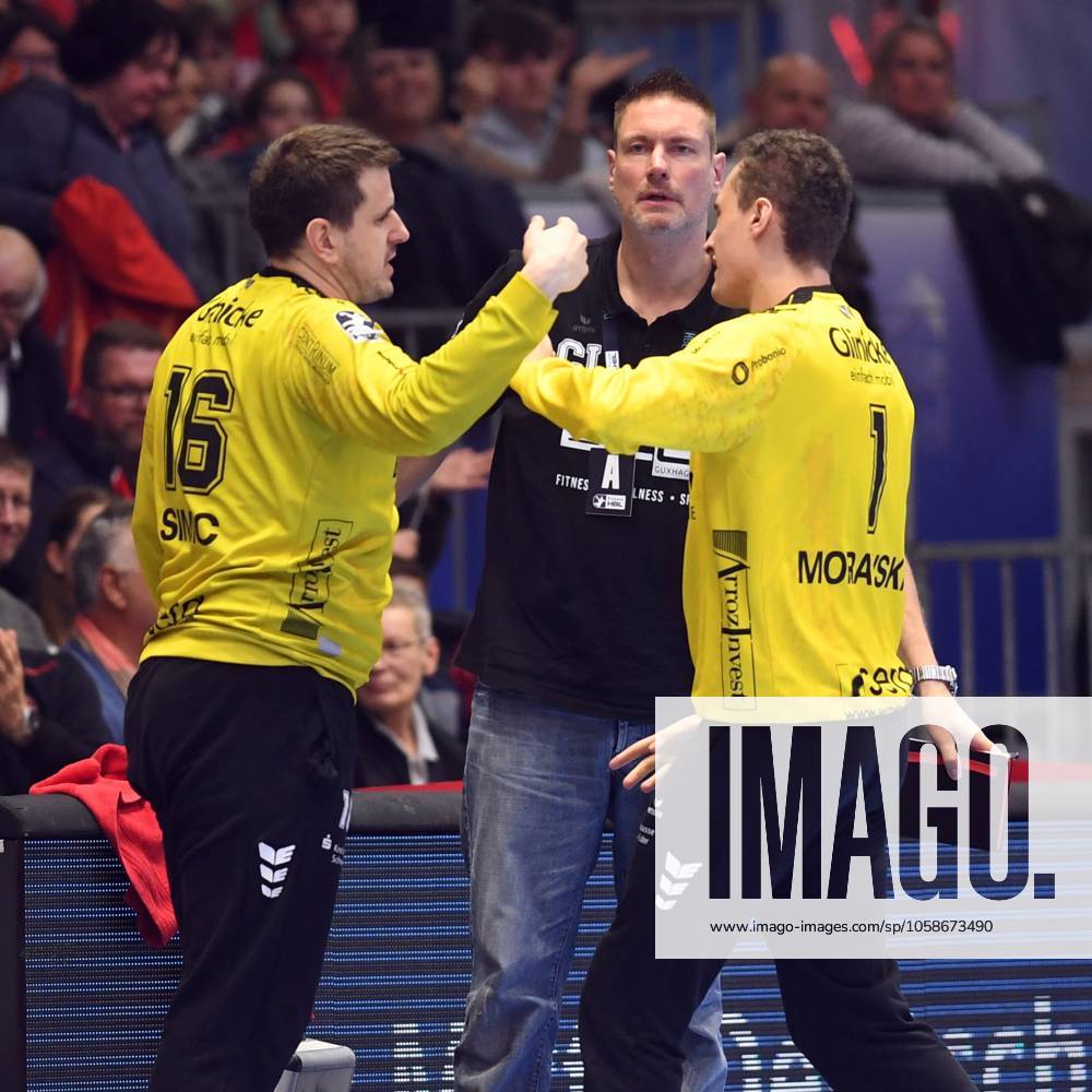 Nebojsa Simic Goalkeeper MT Melsungen 16 Carsten Lichtlein Goalkeeper Coach MT Melsungen , Adam Morawski Goalkeeper MT Melsungen 1 L R , GER, MT Melsungen Frisch Auf Goeppingen, Handball, 1 Bundesliga, Matchday 18, Season 2024 2025, 08 02 2025, GER, MT Melsungen Frisch Auf Goeppingen, Handball, 1 Bundesliga, Matchday 18, Season 2024 2025, 08 02 2025 Kassel
