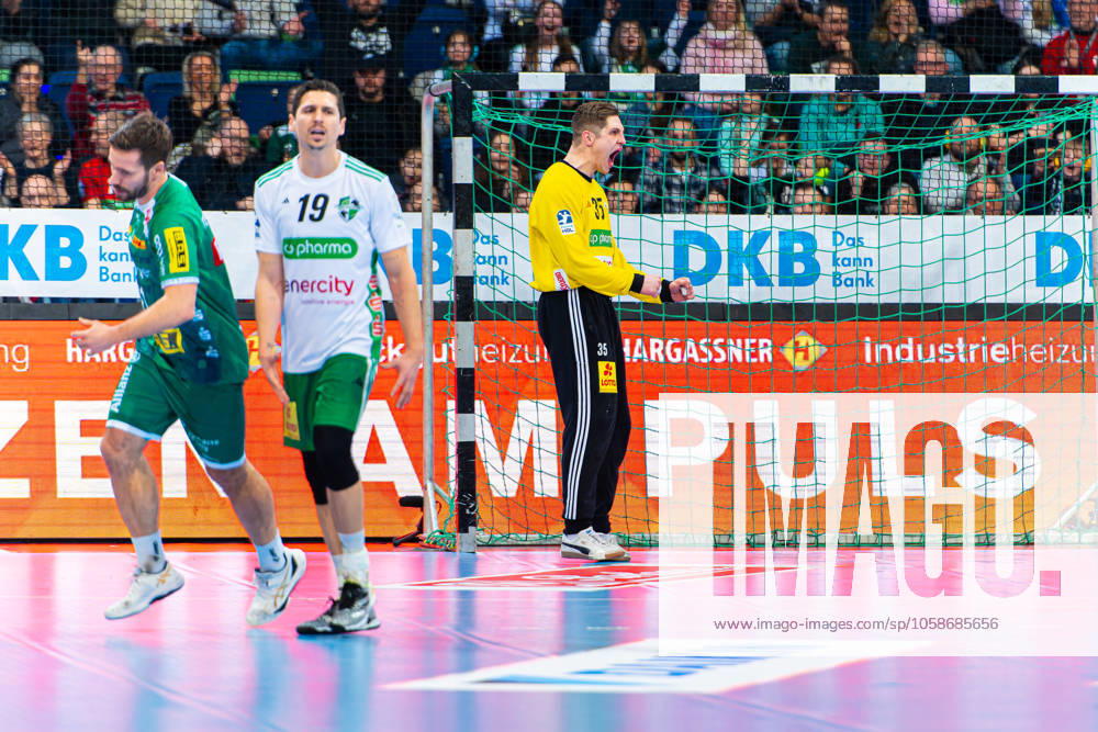 Joel Birlehm TSV Hannover Burgdorf, Nr 35 v l , TSV Hannover Burgdorf white against SC DHfK Leipzig green on matchday 18 of the 2024 2025 season in the DAIKIN Handball Bundesliga 09 02 2025, ZAG Arena Hannover, GER ,