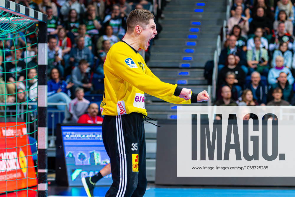 Joel Birlehm TSV Hannover Burgdorf, Nr 35 v l , TSV Hannover Burgdorf white against SC DHfK Leipzig green on matchday 18 of the 2024 2025 season in the DAIKIN Handball Bundesliga 09 02 2025, ZAG Arena Hannover, GER ,