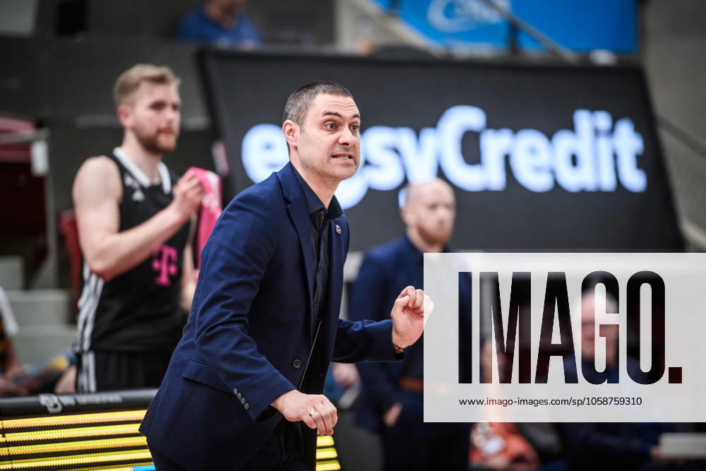 Marko Stankovic Telekom Baskets Bonn, Head Coach GER, MHP Riesen Ludwigsburg Telekom Baskets Bonn, easycredit BBL, Basketball, Bundesliga, 21 Matchday, Season 2024 2025, 11 02 2025 GER, MHP Riesen Ludwigsburg Telekom Baskets Bonn, easycredit BBL, Basketball, Bundesliga, 21 Matchday, Season 2024 2025, 11 02 2025 Ludwigsburg