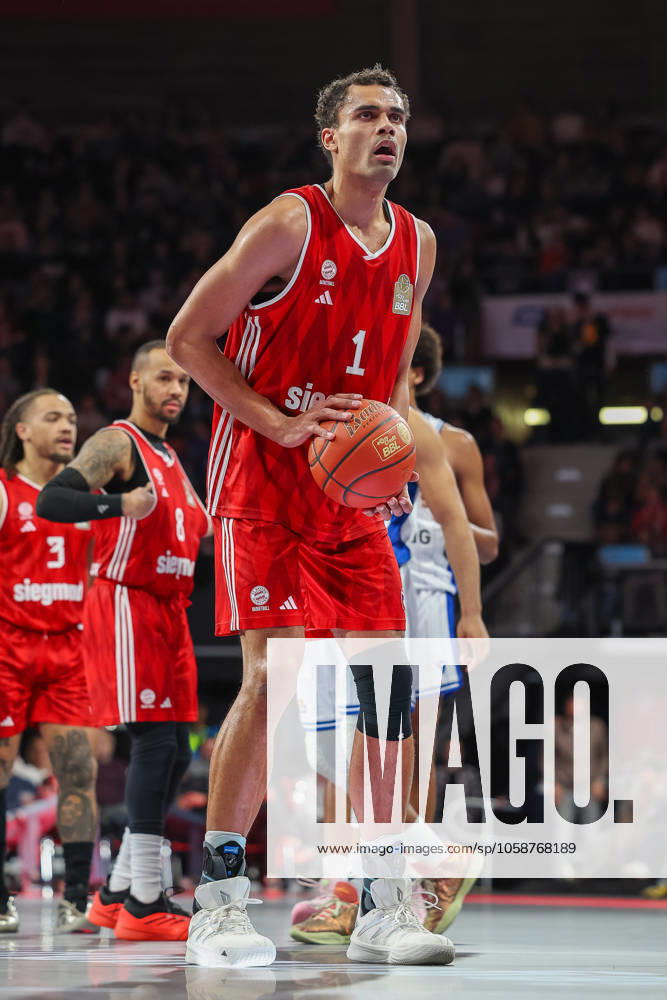 Oscar da Silva FC Bayern Basketball, 01 at free throw, GER, FC Bayern Muenchen vs Skyliners Frankfurt, Basketball, easycredit Basketball Bundesliga, BBL, 21 Matchday, Season 2024 2025, 11 02 2025, GER, FC Bayern Muenchen vs Skyliners Frankfurt, Basketball, easycredit Basketball Bundesliga, BBL, 21 Matchday, Season 2024 2025, 11 02 2025 Muenchen