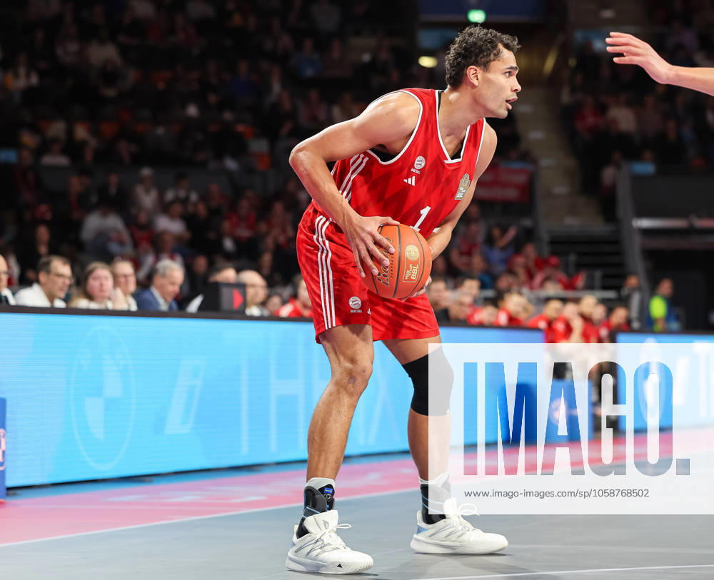 Oscar da Silva FC Bayern Basketball, 01 with ball, GER, FC Bayern Muenchen vs Skyliners Frankfurt, Basketball, easycredit Basketball Bundesliga, BBL, 21 Matchday, Season 2024 2025, 11 02 2025, GER, FC Bayern Muenchen vs Skyliners Frankfurt, Basketball, easycredit Basketball Bundesliga, BBL, 21 Matchday, Season 2024 2025, 11 02 2025 Muenchen
