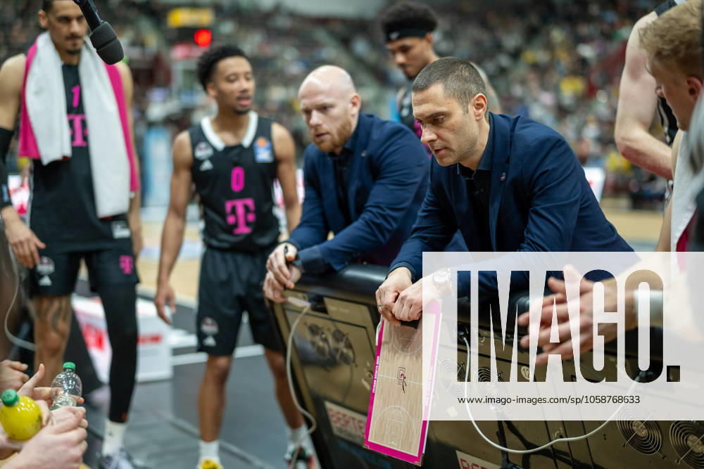 Marko Stankovic Telekom Baskets Bonn, Head Coach , GER, MHP Riesen Ludwigsburg vs Telekom Baskets Bonn, easycredit BBL, Basketball, Bundesliga, Matchday 21, Season 2024 2025, 11 02 2025, GER, MHP Riesen Ludwigsburg vs Telekom Baskets Bonn, easycredit BBL, Basketball, Bundesliga, Matchday 21, Season 2024 2025, 11 02 2025 Ludwigsburg