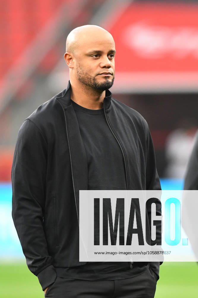 Coach Vincent Kompany FC Bayern Muenchen GER, Bayer 04 Leverkusen vs FC Bayern Muenchen, Football, Bundesliga, Matchday 22, Season 2024 2025, 15 02 2025 DFL REGULATIONS PROHIBIT ANY USE OF PHOTOGRAPHS AS IMAGE SEQUENCES AND OR QUASI VIDEO GER, Bayer 04 Leverkusen vs FC Bayern Muenchen, Football, Bundesliga, Matchday 22, Season 2024 2025, 15 02 2025 Leverkusen