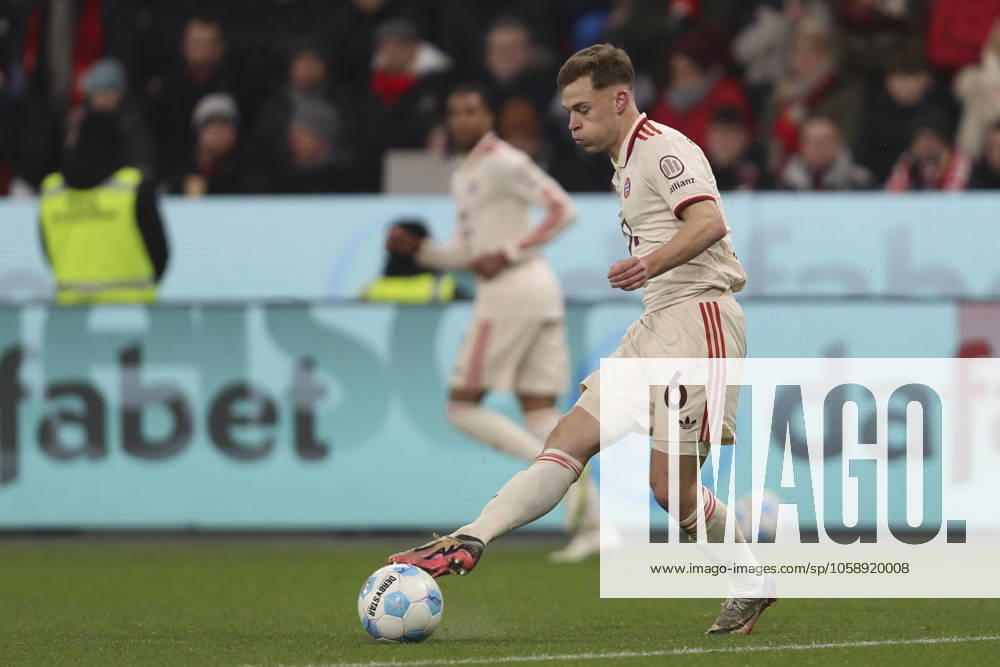 Joshua Kimmich FC Bayern München in action, on the ball, single action during the Bundesliga 1 match between Bayer 04 Leverkusen and FC Bayern München, BayArena on February 15, 2025 in Leverkusen, Germany Photo by Oliver Kaelke DeFodi Images Joshua Kimmich FC Bayern München controls the ball during the Bundesliga match between Bayer 04 Leverkusen and FC Bayern München at BayArena on February 15, 2025 in Leverkusen, Germany Photo by Oliver Kaelke DeFodi Images DFL regulations prohibit any use of photographs as image sequences and or quasi video Photo by Oliver Kaelke DeFodi Images Defodi 678 2025 02 15 LEVFCB 0657 Defodi-678 DFL regulations prohibit any use of photographs as image sequences and or quasi-video.