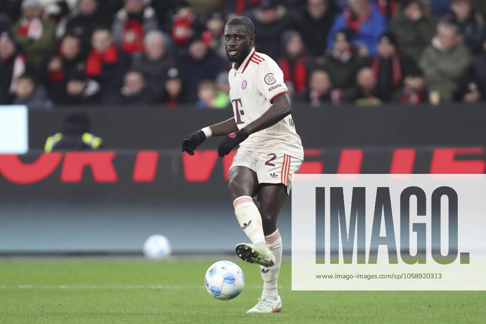 Dayot Upamecano FC Bayern München in action, on the ball, single action during the Bundesliga 1 match between Bayer 04 Leverkusen and FC Bayern München, BayArena on February 15, 2025 in Leverkusen, Germany Photo by Oliver Kaelke DeFodi Images Dayot Upamecano FC Bayern München controls the ball during the Bundesliga match between Bayer 04 Leverkusen and FC Bayern München at BayArena on February 15, 2025 in Leverkusen, Germany Photo by Oliver Kaelke DeFodi Images DFL regulations prohibit any use of photographs as image sequences and or quasi video Photo by Oliver Kaelke DeFodi Images Defodi 678 2025 02 15 LEVFCB 1254 Defodi-678 DFL regulations prohibit any use of photographs as image sequences and or quasi-video.