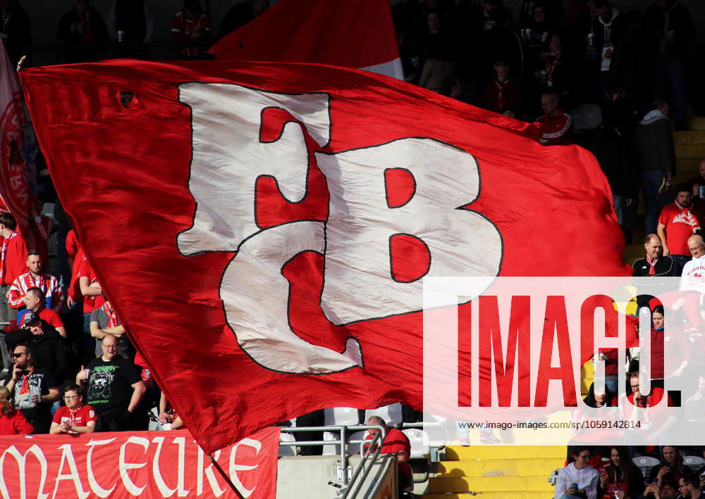 Football, Men, Regionalliga Bayern, Season 2024 2025, FC Bayern München Amateure 1 FC Schweinfurt 05, Grünwalder Stadion Here a flag with the imprint FCB, FC Bayern München, symbolic image