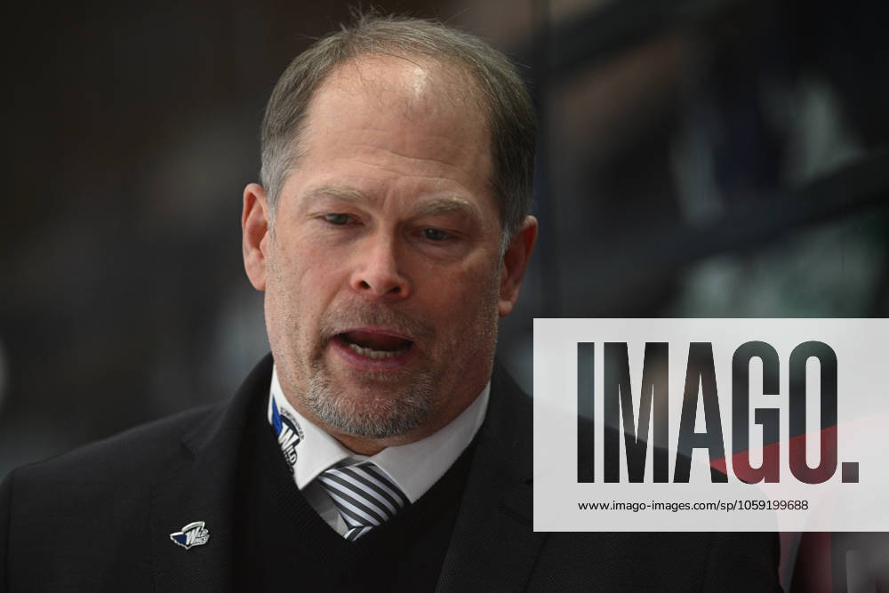 Steve Walker Schwenninger Wild Wings Head Coach Schwenninger Wild Wings vs Grizzlys Wolfsburg, DEL, 48 Matchday, Season 2024 2025, 23 02 2025 Schwenninger Wild Wings vs Grizzlys Wolfsburg, DEL, Penny DEL, 48 Matchday, Season 2024 2025, 23 02 2025 Schwenningen