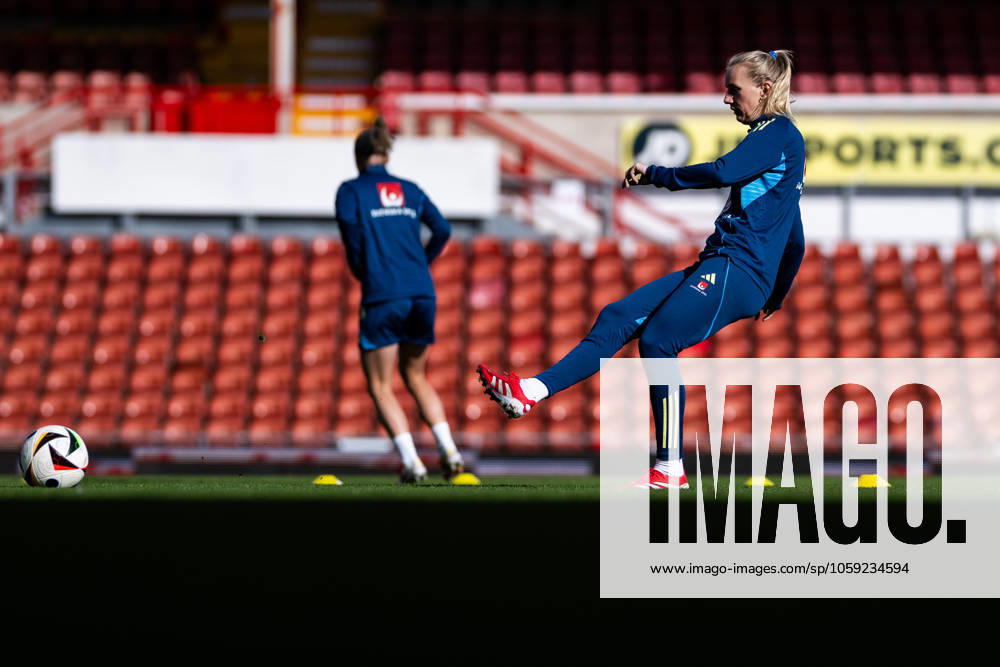 Stina Blackstenius of the Swedish women s national football team at a training session on February 24, 2025 in Wrexham Photo Mathias Bergeld BILDBYRAN code MB MB1090 fotboll football soccer fotball nations league uefa womens nations league träning practice training sverige sweden dam bbeng