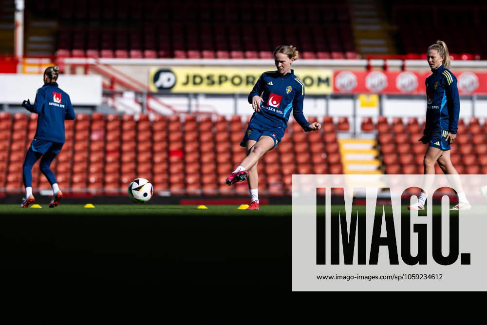 Matilda Vinberg of the Swedish women s national football team at a training session on February 24, 2025 in Wrexham Photo Mathias Bergeld BILDBYRAN code MB MB1090 fotboll football soccer fotball nations league uefa womens nations league träning practice training sverige sweden dam bbeng
