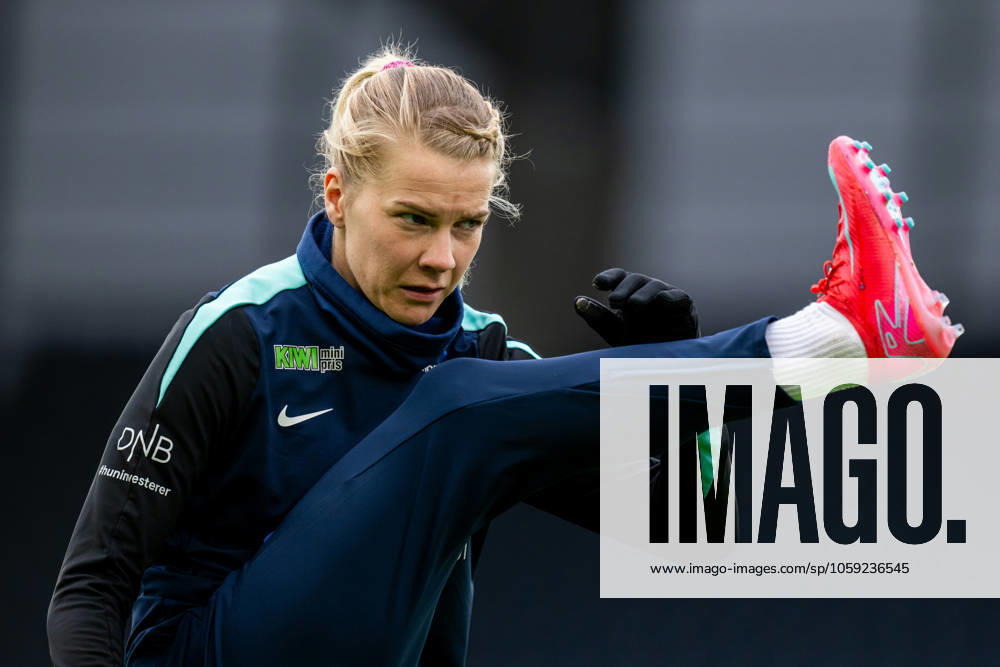 Ada Hegerberg of the Norwegian women s national football team during a training session on February 24, 2025 in Stavanger Photo Vegard Grott BILDBYRAN kod VG VG0717 bbeng fotboll football soccer fotball norge norway women dam nations league träning practice training trening