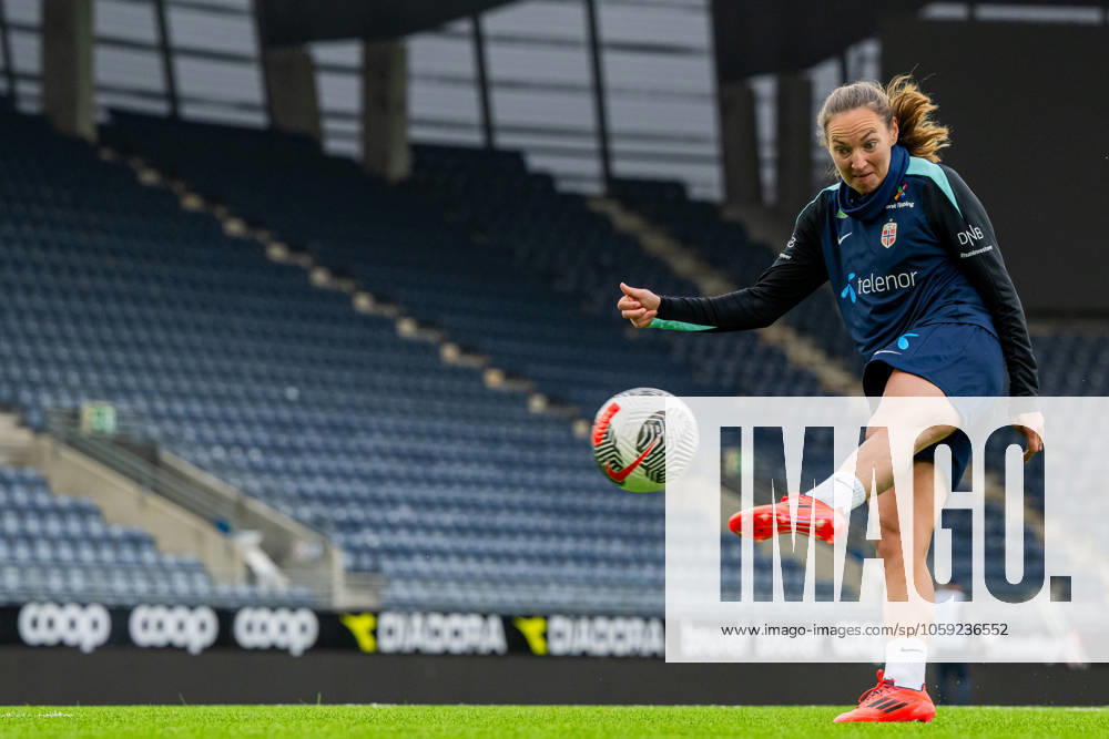 Marit Bratberg Lund of the Norwegian women s national football team during a training session on February 24, 2025 in Stavanger Photo Vegard Grott BILDBYRAN kod VG VG0717 bbeng fotboll football soccer fotball norge norway women dam nations league träning practice training trening