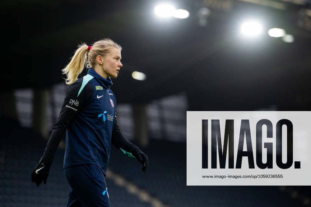 Ada Hegerberg of the Norwegian women s national football team during a training session on February 24, 2025 in Stavanger Photo Vegard Grott BILDBYRAN kod VG VG0717 bbeng fotboll football soccer fotball norge norway women dam nations league träning practice training trening