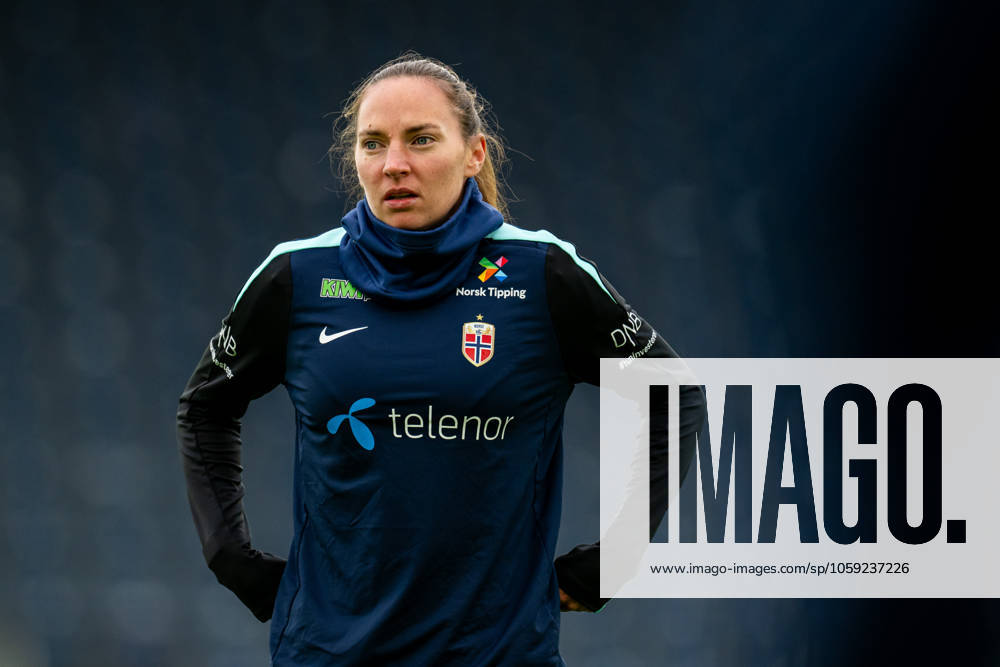 Marit Bratberg Lund of the Norwegian women s national football team during a training session on February 24, 2025 in Stavanger Photo Vegard Grott BILDBYRAN kod VG VG0717 bbeng fotboll football soccer fotball norge norway women dam nations league träning practice training trening