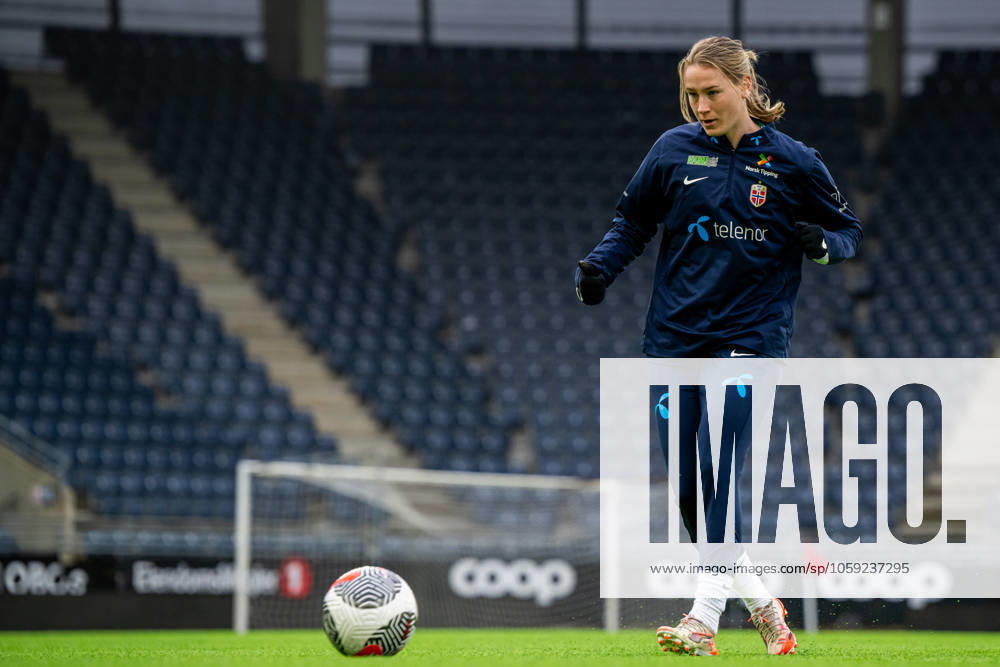 Elisabeth Terland of the Norwegian women s national football team during a training session on February 24, 2025 in Stavanger Photo Vegard Grott BILDBYRAN kod VG VG0717 bbeng fotboll football soccer fotball norge norway women dam nations league träning practice training trening