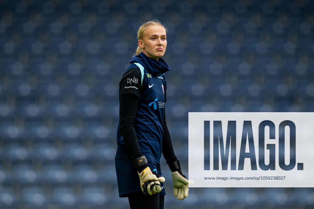 Goalkeeper Selma Panengstuen of the Norwegian women s national football team during a training session on February 24, 2025 in Stavanger Photo Vegard Grott BILDBYRAN kod VG VG0717 bbeng fotboll football soccer fotball norge norway women dam nations league träning practice training trening
