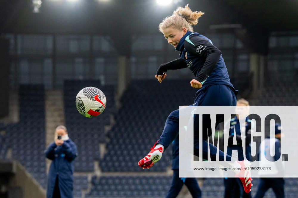 Justine Kielland of the Norwegian women s national football team during a training session on February 24, 2025 in Stavanger Photo Vegard Grott BILDBYRAN kod VG VG0717 bbeng fotboll football soccer fotball norge norway women dam nations league träning practice training trening