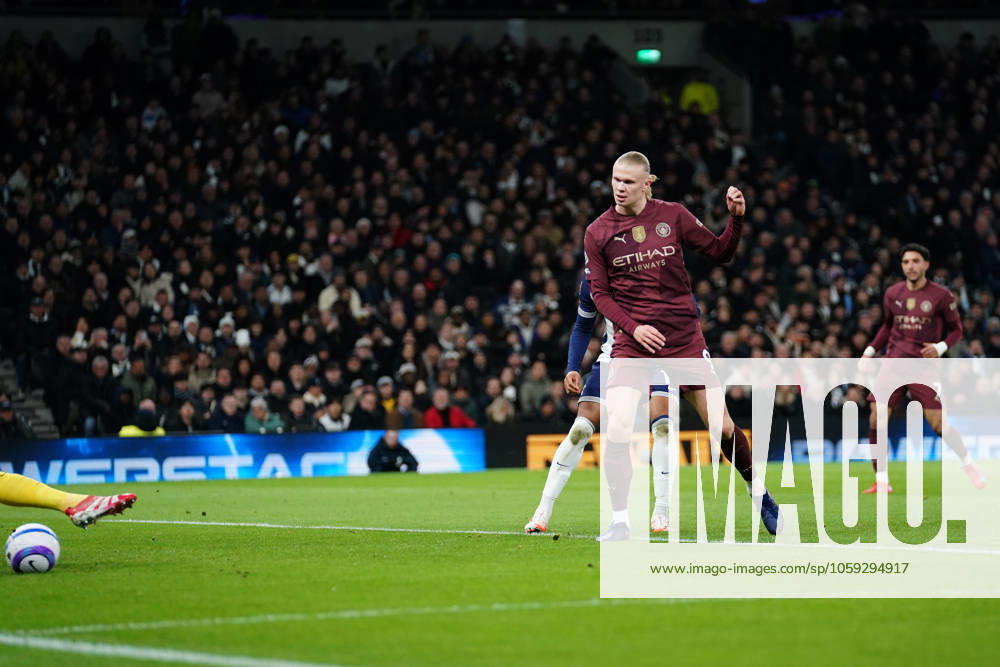 Erling Haland of Manchester City scores during the Premier League match between Tottenham Hotspur and Manchester City at Tottenham Hotspur Stadium, White Hart Lane, England on 26 February 2025.