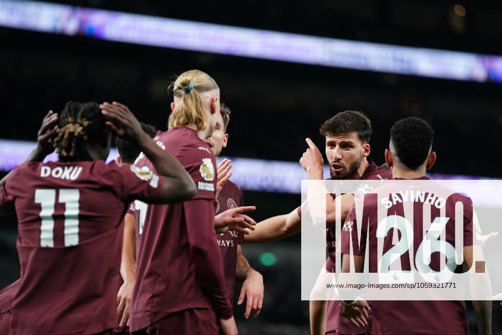 Erling Haland of Manchester City scores during the Premier League match between Tottenham Hotspur and Manchester City at Tottenham Hotspur Stadium, White Hart Lane, England on 26 February 2025.