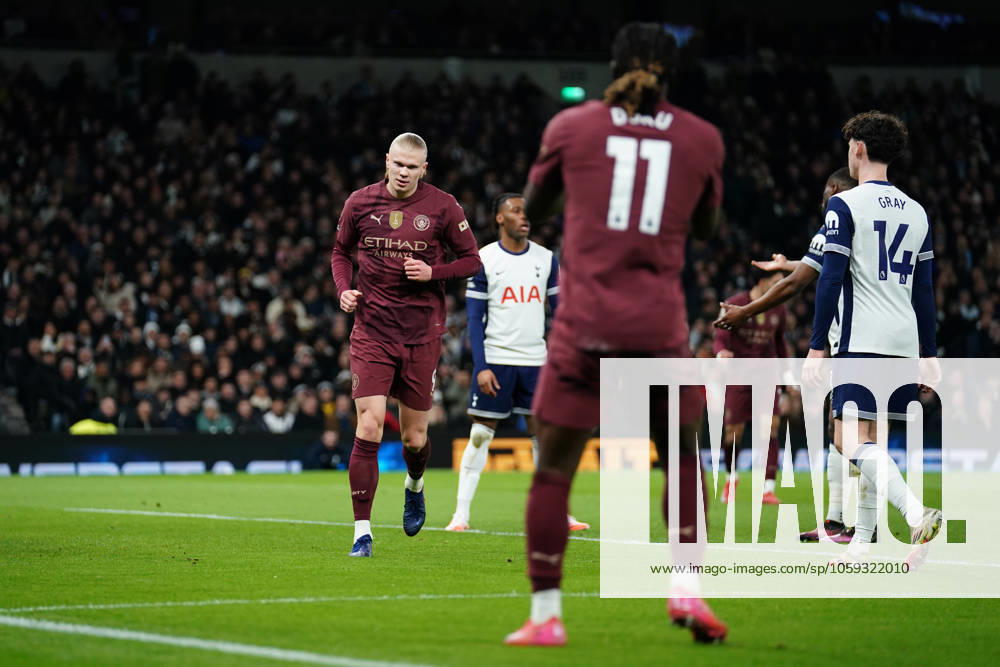 Erling Haland of Manchester City scores during the Premier League match between Tottenham Hotspur and Manchester City at Tottenham Hotspur Stadium, White Hart Lane, England on 26 February 2025.