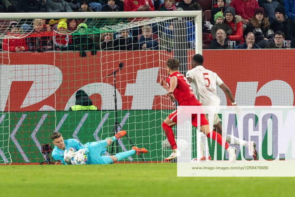 Goalkeeper Finn Dahmen FC Augsburg in action, FC Augsburg vs SC Freiburg, Soccer, 1 Bundesliga, 24 Matchday, 02 03 2025 DFB regulations prohibit any use of photographs as image sequences and or quasi video