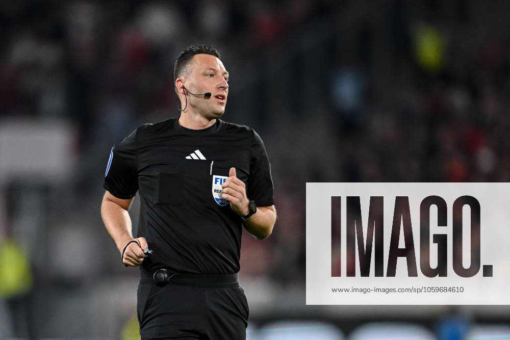 Referee Sven Jablonski Looks on during the Bundesliga match between SC Freiburg and RB Leipzig, Europa Park Stadium on March 08, 2025 in Freiburg, Germany Photo by Harry Langer DeFodi Images Referee Sven Jablonski Looks on during the Bundesliga match between SC Freiburg and RB Leipzig at Europa Park Stadium on March 8, 2025 in Freiburg, Germany Photo by Harry Langer DeFodi Images DFL regulations prohibit any use of photographs as image sequences and or quasi video Photo by Harry Langer DeFodi Images DFL regulations prohibit any use of photographs as image sequences and or quasi video