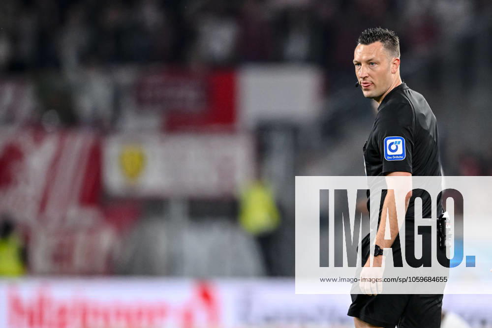 Referee Sven Jablonski Looks on during the Bundesliga match between SC Freiburg and RB Leipzig, Europa Park Stadium on March 08, 2025 in Freiburg, Germany Photo by Harry Langer DeFodi Images Referee Sven Jablonski Looks on during the Bundesliga match between SC Freiburg and RB Leipzig at Europa Park Stadium on March 8, 2025 in Freiburg, Germany Photo by Harry Langer DeFodi Images DFL regulations prohibit any use of photographs as image sequences and or quasi video Photo by Harry Langer DeFodi Images DFL regulations prohibit any use of photographs as image sequences and or quasi video