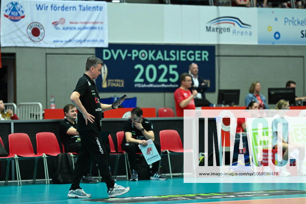 Alexander Waibl Head Coach Dresdner SC Dresdner SC vs Ladies in Black Aachen, 1 Volleyball Bundesliga Women, Season 2024 2025, 08 03 2025 Dresdner SC vs Ladies in Black Aachen, 1 Volleyball Bundesliga Women, Season 2024 2025, 08 03 2025 Dresden