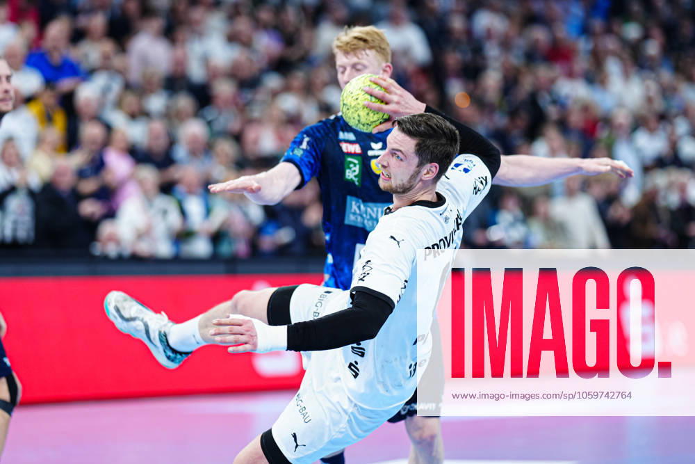 Throw Goal Hendrik Pekeler THW Kiel, 61 GER, THW Kiel vs Rhein Neckar Loewen, Handball, Bundesliga, Matchday, 22, Season 2024 2025, 09 03 2025 GER, THW Kiel vs Rhein Neckar Loewen, Handball, Bundesliga, Matchday, 22, Season 2024 2025, 09 03 2025 Kiel