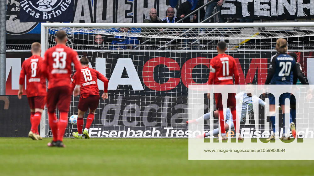 Paderborn, Home Deluxe Arena, 15 03 25, GER, Herren, 2 Bundesliga, Saison 2024 2025, SC Paderborn 07 1 FC Kaiserslautern Bild Daniel HANSLIK Kaiserslautern macht das Tor zum 3 1 Only for editorial use DFL regulations prohibit any use of photographs as image sequences and or quasi video NRW Germany