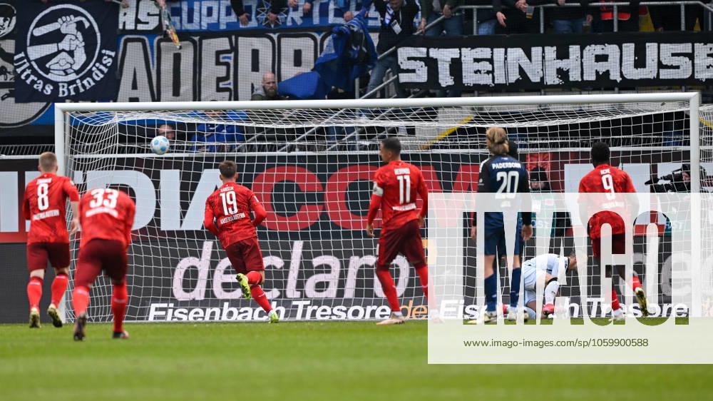 Paderborn, Home Deluxe Arena, 15 03 25, GER, Herren, 2 Bundesliga, Saison 2024 2025, SC Paderborn 07 1 FC Kaiserslautern Bild Daniel HANSLIK Kaiserslautern macht das Tor zum 3 1 Only for editorial use DFL regulations prohibit any use of photographs as image sequences and or quasi video NRW Germany