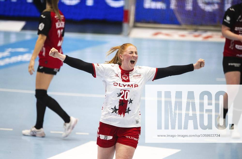 HANDBALL WOMEN 1 BUNDESLIGA 19 SPIELTAG THC HB LUDWIGSBURG p 15 03 2025 Bad Langensalza Handball Women 1 Bundesliga Women Season 2024 2025 Salzhalle 19 Matchday Thuringian HC HB Ludwigsburg in photo Sofia Hvenfelt 20 HB Ludwigsburg cheers Germany Thuringia Bad Langensalza Copyright SaschaxFromm