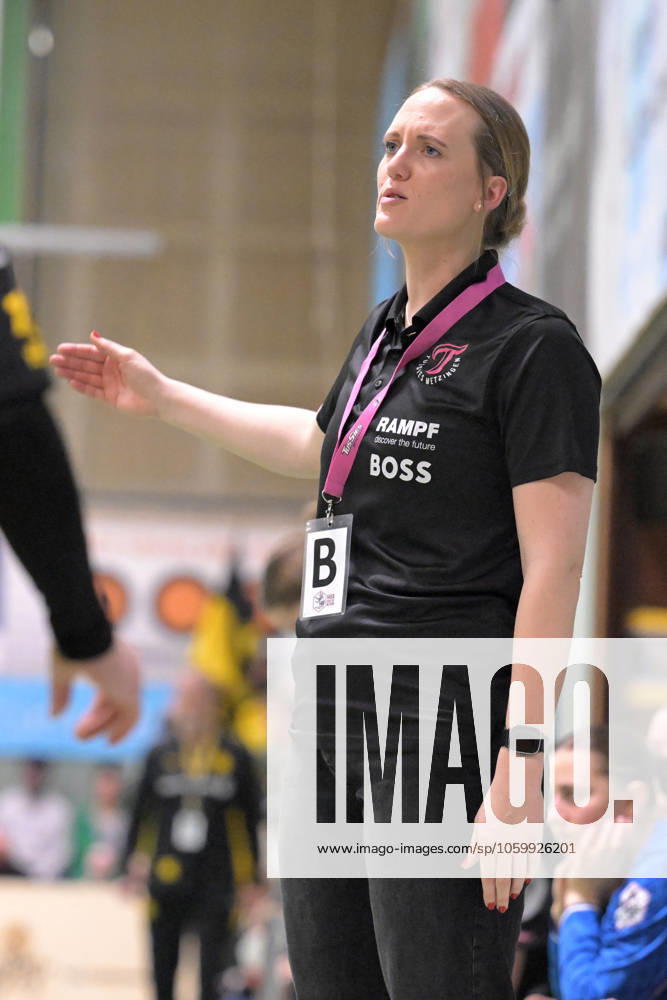 Miriam Hirsch TusSies Metzingen, Coach TusSies Metzingen vs BVB Borussia Dortmund Handball, Handball, HBF, 19 League Matchday, Season 2024 2025, 15 03 2025 TusSies Metzingen vs BVB Borussia Dortmund Handball, Handball, HBF, 19 League Matchday, Season 2024 2025, 15 03 2025 Metzingen