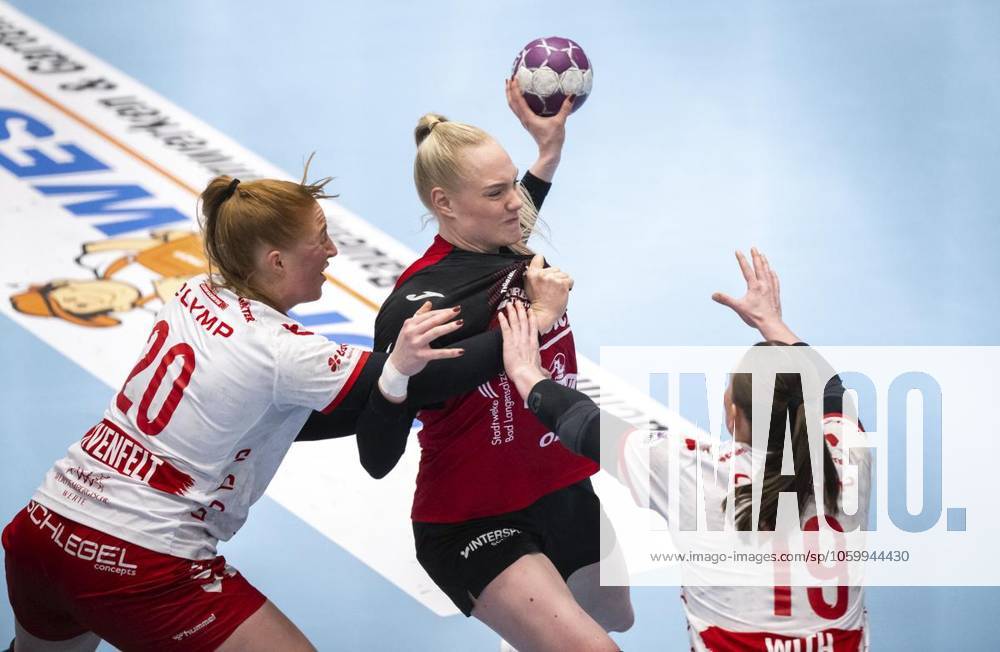 HANDBALL WOMEN 1 BUNDESLIGA 19 GAME DAY THC HB LUDWIGSBURG p 15 03 2025 Bad Langensalza Handball Women 1 Bundesliga Women Season 2024 2025 Salzhalle 19 Matchday Thuringian HC HB Ludwigsburg in photo Johanna Reichert 29 Thuringian HC in duel with Anne With Johansen 19 HB Ludwigsburg and Sofia Hvenfelt 20 HB Ludwigsburg Germany Thuringia Bad Langensalza Copyright SaschaxFromm