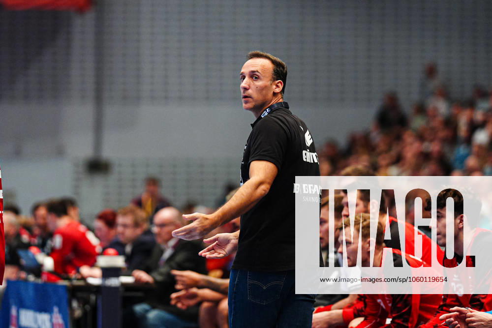 Roberto Garcia Parrondo MT Melsungen, Coach GER, Handball Sport Verein Hamburg vs MT Melsungen, Handball, Bundesliga, Matchday 23, Season 2024 2025, 20 03 2025 GER, Handball Sport Verein Hamburg vs MT Melsungen, Handball, Bundesliga, Matchday 23, Season 2024 2025, 20 03 2025 Hamburg
