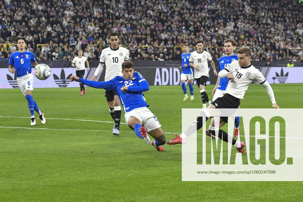 Penalty area scene Goal chance from Maximilian Mittelstädt Mittelstaedt Germany 18 , Giovanni Di Lorenzo Italy 22 arrives too late 23 03 2025 Soccer UEFA Nations League Germany vs Italy, Signal Iduna Park, Dortmund,