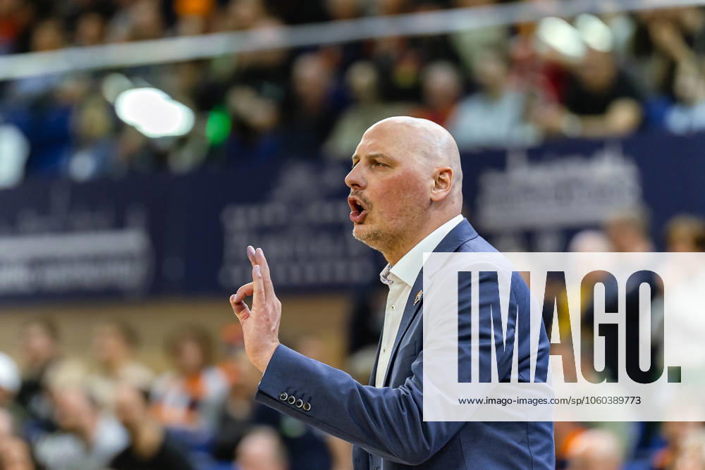 Przemyslaw Frasunkiewicz Rostock Seawolves, Head Coach , GER, Rostock Seawolves vs Ratiopharm Ulm, easycredit BBL, Basketball, Bundesliga, Matchday 26, Season 2024 2025, 29 03 2025, GER, Rostock Seawolves vs Ratiopharm Ulm, easycredit BBL, Basketball, Bundesliga, Matchday 26, Season 2024 2025, 29 03 2025 Rostock