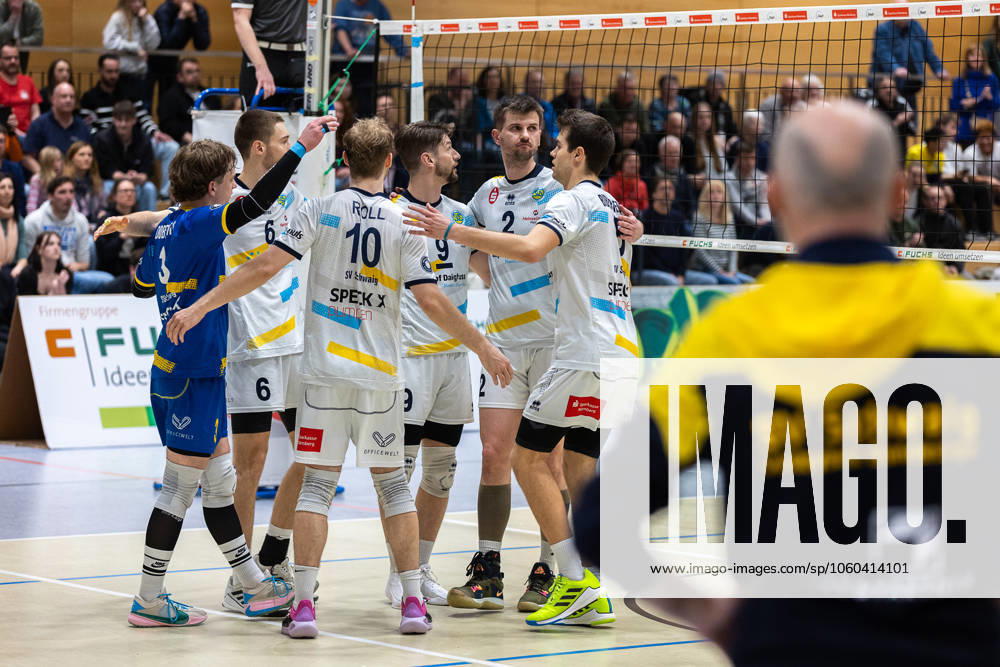 Team, squad, cheers, jubilation, positive emotions, positive emotion, SV Schwaig Volleyball Dentalservice Gust VC Dresden, Volleyball, 2 Bundesliga Sued, , 29 03 2025 SV Schwaig Volleyball Dentalservice Gust VC Dresden, Volleyball, 2 Bundesliga Sued, , 29 03 2025 Schwaig