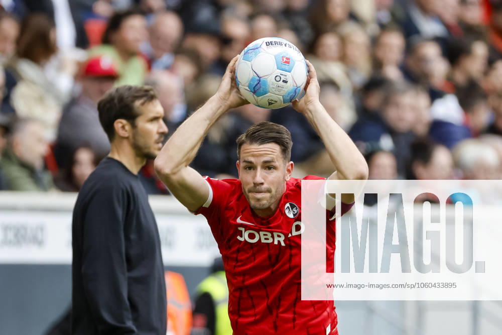 Christian Günter, Gunter SC Freiburg, 30 at throw-in , Soccer, 1 Bundesliga, Matchday 27, 2024 2025, SC Freiburg vs 1 FC Union Berlin, 30 03 2025, Europa Park Stadion, Freiburg im Breisgau, Germany DFL REGULATIONS PROHIBIT ANY USE OF PHOTOGRAPHS AS IMAGE SEQUENCES AND OR QUASI VIDEO Freiburg im Breisgau Europa Park Stadion Baden Württemberg Germany