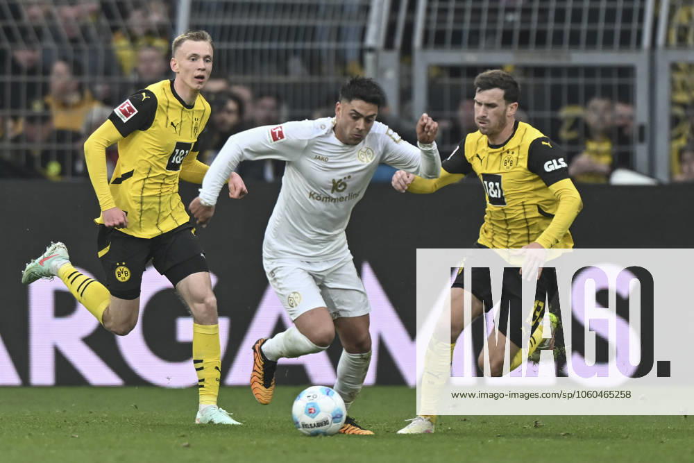 V li fighting for the ball Maximilian Beier Dortmund 14 Nadiem Amiri Mainz 18 Pascal Groß Dortmund 13 30 03 2025 Football Borussia Dortmund vs 1 FSV Mainz 05, Signal Iduna Park, Dortmund, DFB DFL REGULATIONS PROHIBIT ANY USE OF PHOTOGRAPHS AS IMAGE SEQUENCES AND OR QUASI VIDEO