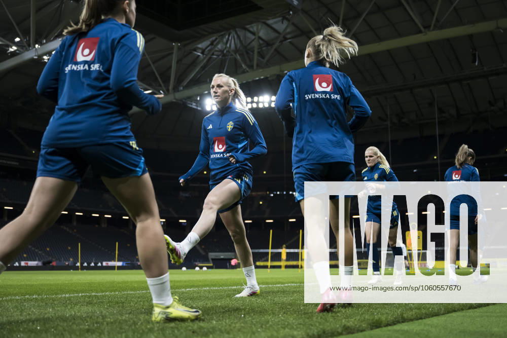 Stina Blackstenius of the Swedish women s national football team at a training session ahead of the Women s Nations League on April 3, 2025 in Stockholm Photo Maxim ThorÃ BILDBYRAN code MT MT0791 fotboll football soccer fotball nations league uefa womens nations league träning practice training sverige sweden dam bbeng