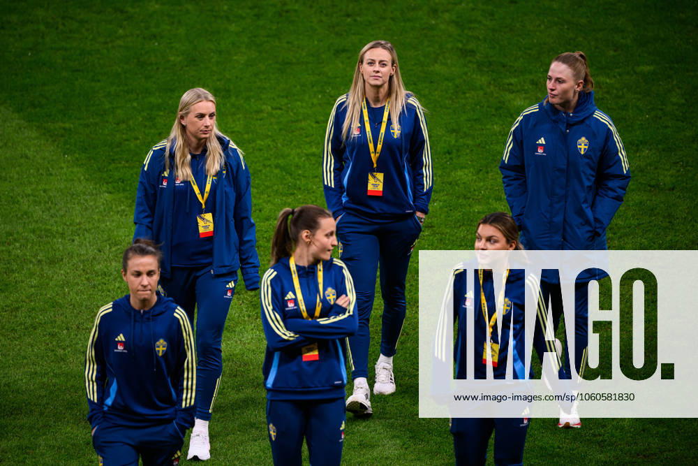 Stina Blackstenius and Amanda Ilestedt of Sweden ahead of the UEFA Women s Nations League football match between Sweden and Italy on April 4, 2025 in Stockholm Photo Simon Hastegard BILDBYRAN code SH EW0513 fotboll football soccer fotball nations league uefa womens nations league sverige sweden italien italy dam bbeng