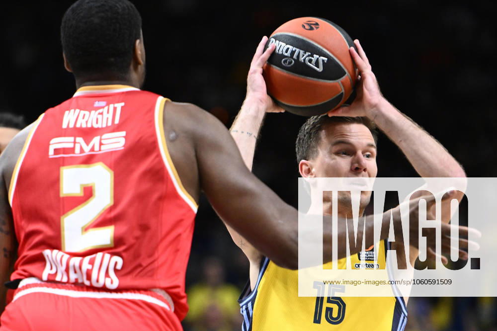 Martin Hermannsson ALBA Berlin, 15 GER, ALBA Berlin v Olympiacos Piraeus, basketball, EuroLeague, 2024 2025 season, 33 Matchday, 04 04 2025 GER, ALBA Berlin v Olympiacos Piraeus, basketball, EuroLeague, 2024 2025 season, 33 Matchday, 04 04 2025 Berlin
