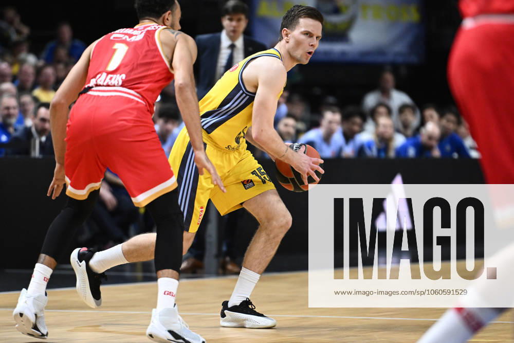 Martin Hermannsson ALBA Berlin, 15 GER, ALBA Berlin v Olympiacos Piraeus, basketball, EuroLeague, 2024 2025 season, 33 Matchday, 04 04 2025 GER, ALBA Berlin v Olympiacos Piraeus, basketball, EuroLeague, 2024 2025 season, 33 Matchday, 04 04 2025 Berlin