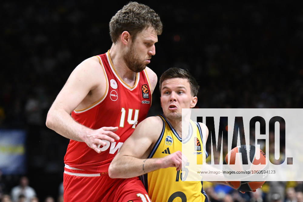 Martin Hermannsson ALBA Berlin, 15 GER, ALBA Berlin v Olympiacos Piraeus, basketball, EuroLeague, 2024 2025 season, 33 Matchday, 04 04 2025 GER, ALBA Berlin v Olympiacos Piraeus, basketball, EuroLeague, 2024 2025 season, 33 Matchday, 04 04 2025 Berlin