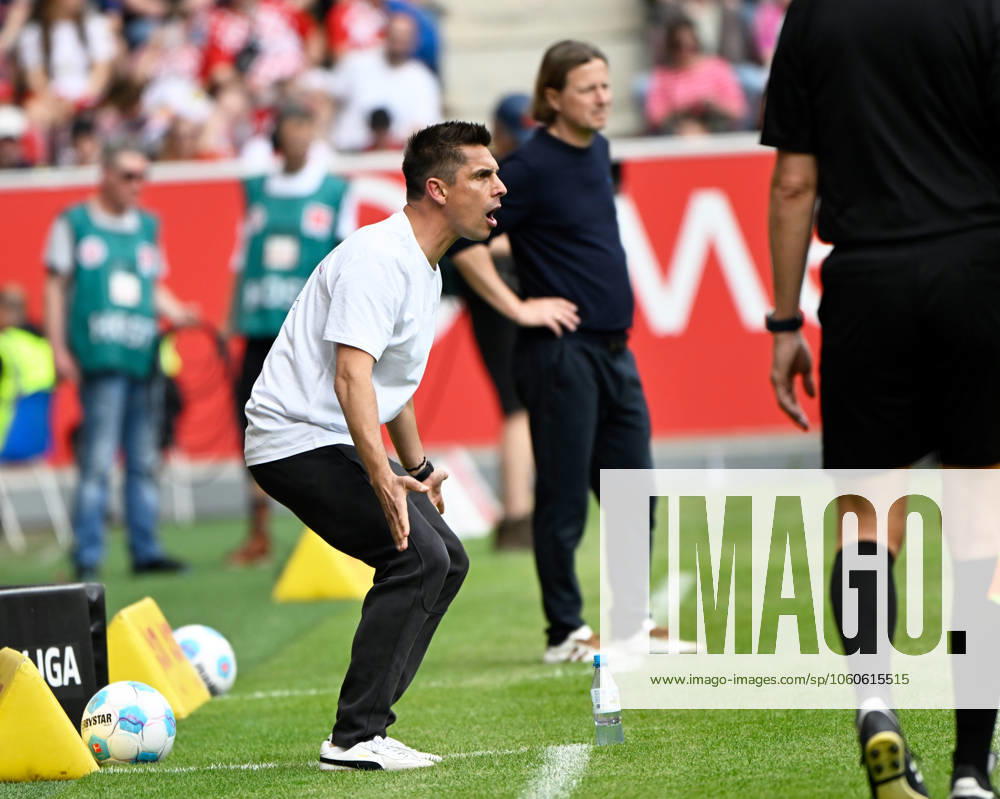 Soccer Bundesliga Season 2024 2025 Mewa Arena Mainz 05 04 2025 1 FSV Mainz 05 mz Holstein Kiel ki Coach Marcel RAPP Holstein Kiel DFL REGULATIONS PROHIBIT ANY USE OF PHOTOGRAPHS AS IMAGE SEQUENCES AND OR QUASI VIDEO NATIONAL AND INTERNATIONAL NEWS AGENCIES OUT Soccer Bundesliga 1 FSV Mainz 05