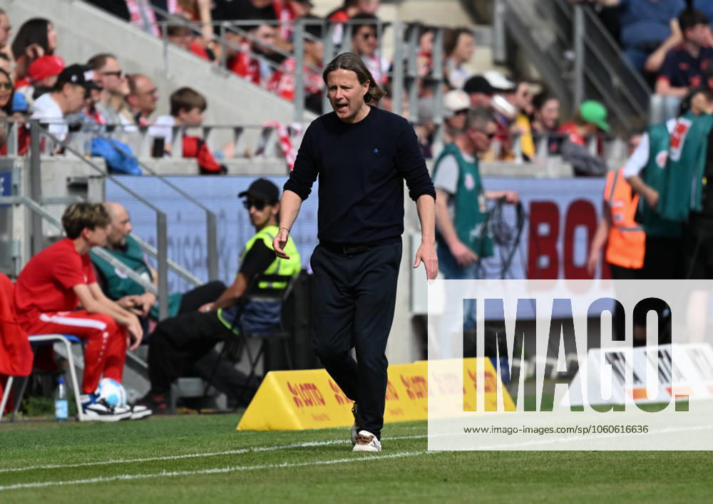 Soccer 1 Bundesliga, FSV Mainz 05 Holstein Kiel v l Bo Henriksen Head Coach 1 FSV Mainz 05